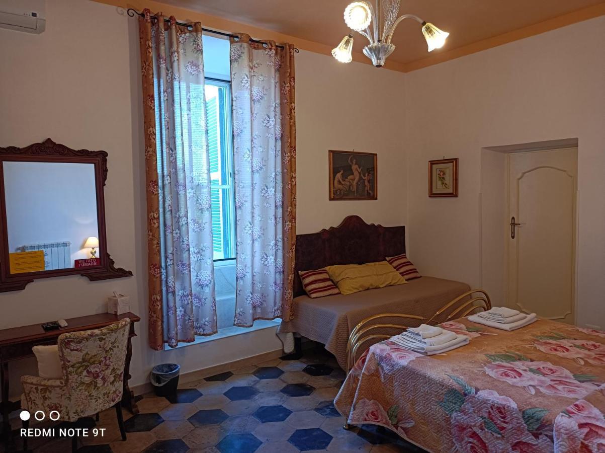 Angelina Antica Dimora Bed & Breakfast Terracina Eksteriør bilde